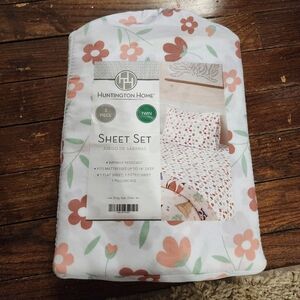 Huntington Home Twin Sheet Set - White and Orange Floral